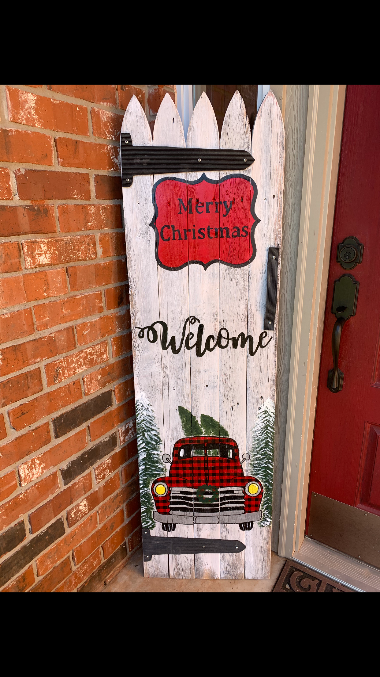 Welcome Gate - Christmas Truck